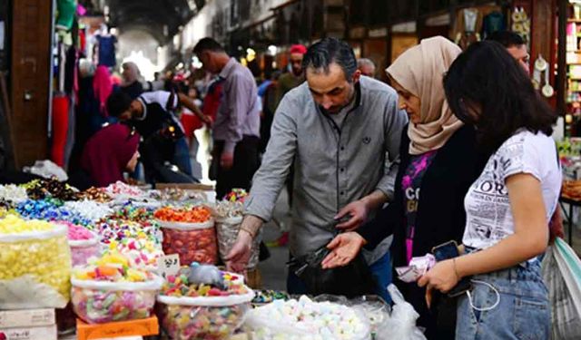 Şam'da Ramazan Bayramı alışverişi sürüyor