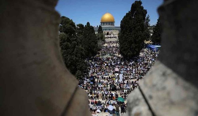 Kudüs'te Kubbet'üs- Sahra'da Ramazan'ın son Cuma namazı kılındı