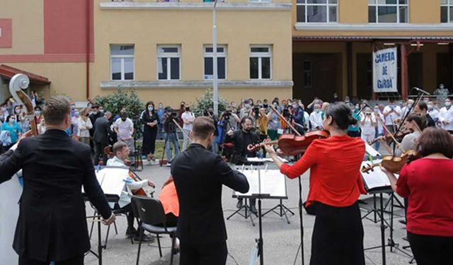 Bükreş'te sağlık çalışanlarına teşekkür konseri