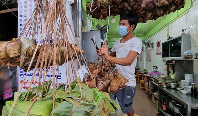 Ejderha tekneleri boş olsa da Zongzi'nin kokusu her yeri sardı