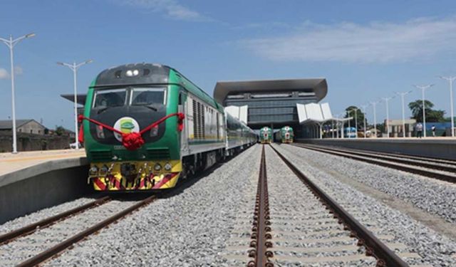 Nijerya'da Çin'in yardımıyla inşa edilen tren yolu faaliyete başladı