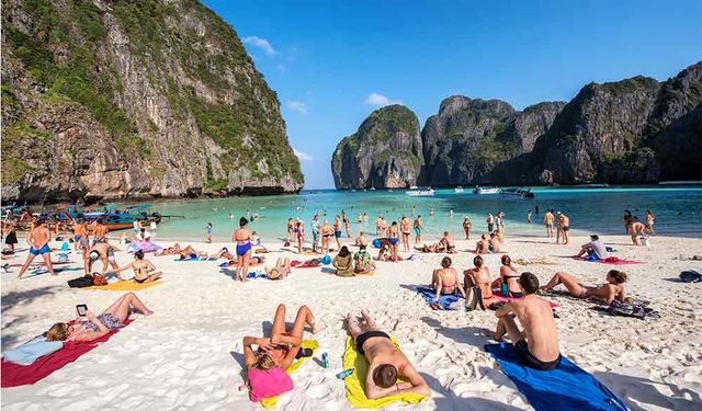 Tayland, Phuket Adası'nı aşı olmuş yabancı ziyaretçilere açmayı planlıyor