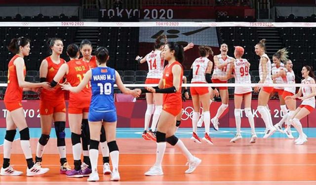 Türkiye Milli Kadın Voleybol Takımı, Tokyo 2020 Olimpiyat Oyunları'nda son şampiyon Çin'i yendi