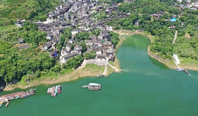 Çin'in iç kesimlerindeki kentler Kovid-19 vakalarının yeniden artmasıyla turizm mekanlarını kapattı