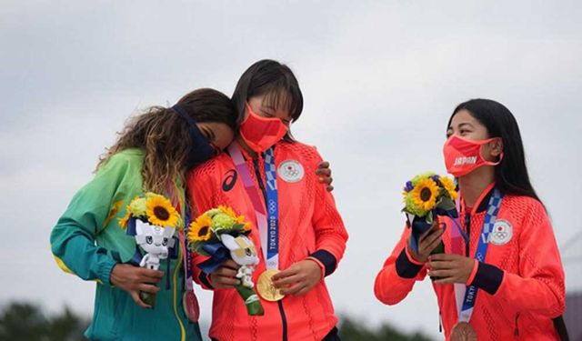 Tokyo 2020 Olimpiyatları'nda kadınlar kaykayda Japon Nishiya Momiji zafere ulaştı