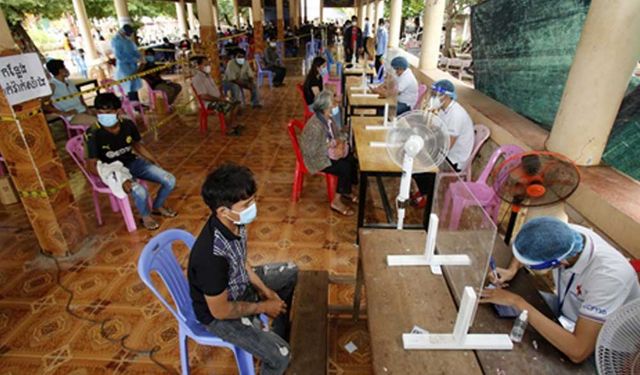 Kamboçya'nın başkenti Phnom Penh'de aşılama tamamlandı