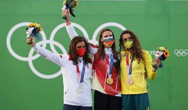 Alman sporcu Funk, Olimpiyatlarda kadınlar kano slalom turnuvasında altın madalya aldı