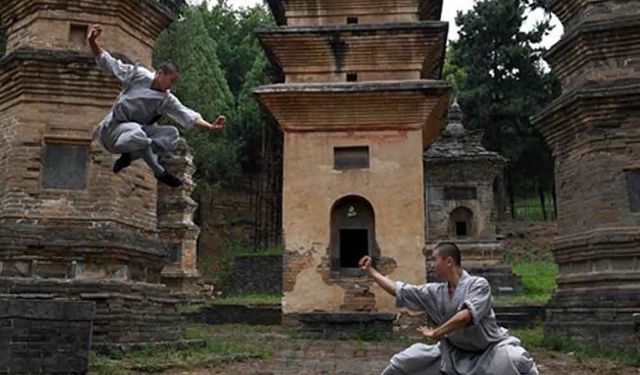 Çin'deki Shaolin Tapınağı'nda dövüş sanatı