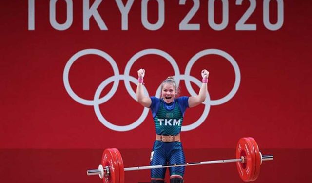 Halterci Kuo, Çin Taipeisi'ne Tokyo Olimpiyatları'ndaki ilk altın madalyayı kazandırdı