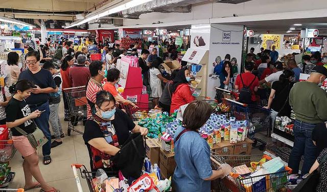 Endonezya'daki günlük Kovid-19 vakaları rekor seviyeye çıkarak 40.427'e ulaştı