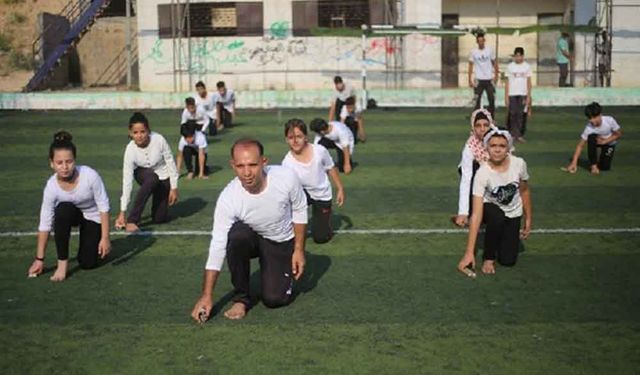 Gazzeli çocuklar Kung Fu öğreniyor