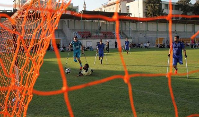 Filistinli ampute futbolcuların mücadelesi