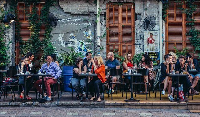 İsrail, üç yaşından büyük herkese Yeşil Geçiş zorunluluğu getiriyor