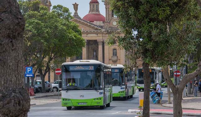 Malta, 40 milyon euroluk bir proje ile otobüslere güneş panelleri kuracak