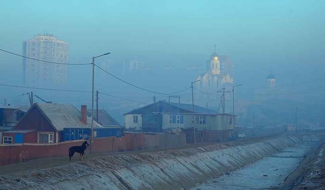 Moğolistan'ın başkentinde Sibirya orman yangınları yüzünden yoğun hava kirliliği yaşanıyor