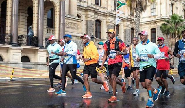 Güney Afrika Kovid-19 pandemisinin patlamasından beri ilk büyük maratonunu gerçekleştirdi