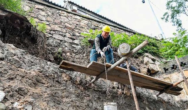 Çin'in Shanxi eyaletinde selden zarar gören tarihi yapılar onarılıyor