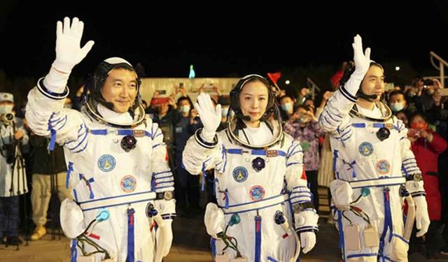 Çin'de Shenzhou-13 astronotları için uğurlama töreni düzenlendi