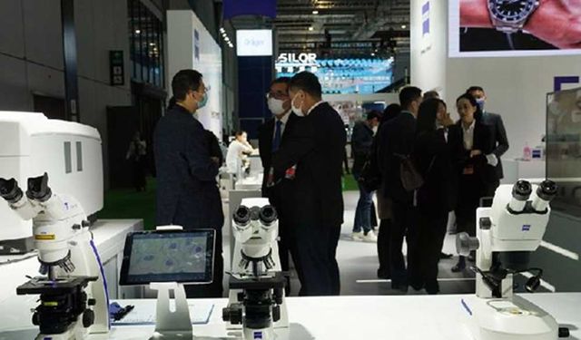 Alman kamera lensi üreticisi ZEISS, Beijing'de hizmet merkezi açtı