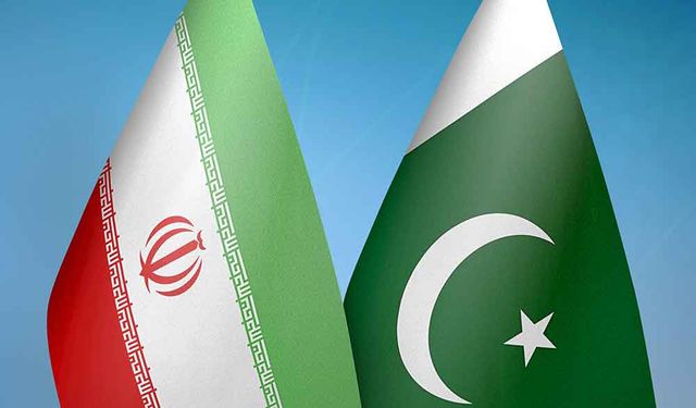 İran ile Pakistan, karşılıklı ticareti 2023'e kadar 5 milyar dolara çıkarma konusunda anlaştı