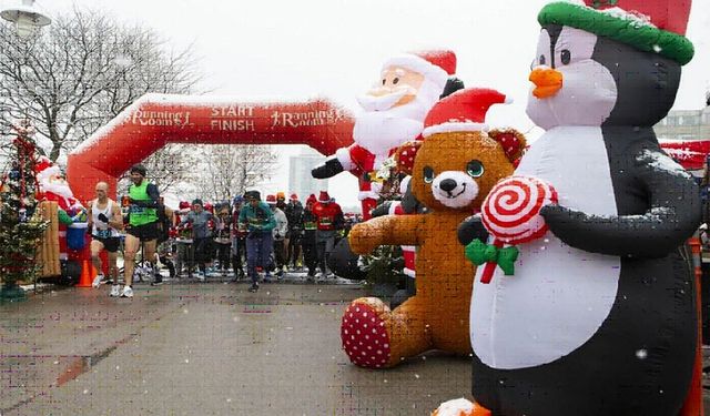 Kanada'da yardım amacıyla Noel temalı yarış düzenlendi