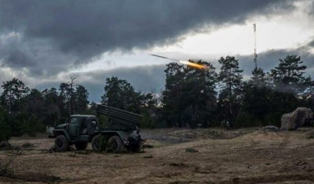 Ukrayna, göçmen krizini önlemek için Belarus sınırında tatbikat