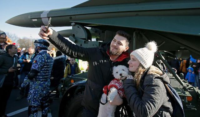 Bükreş'te Romanya Ulusal Günü kutlandı