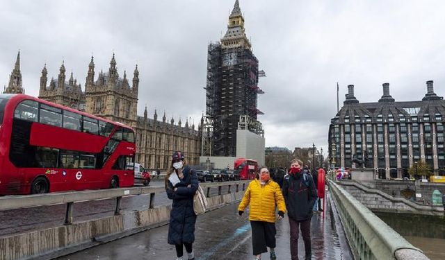 Londra'nın simge kırmızı otobüsleri pandemide finansman krizi yüzünden tehdit altında