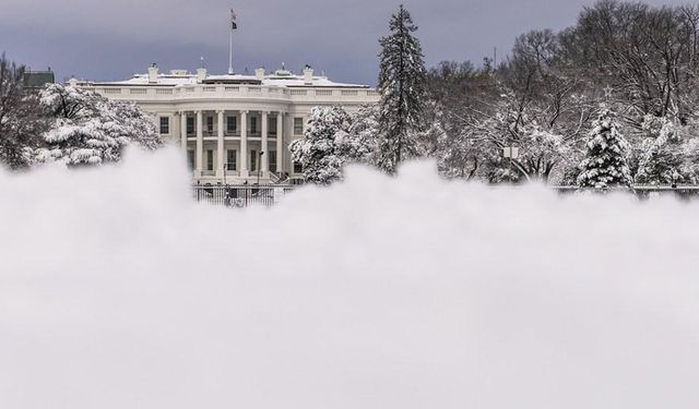 Washington D.C. kar fırtınası sonrası beyazlara büründü