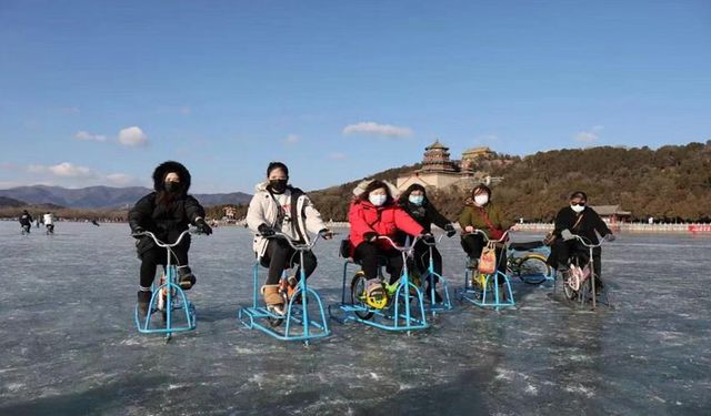 Beijing'in en büyük doğal buz pisti açıldı