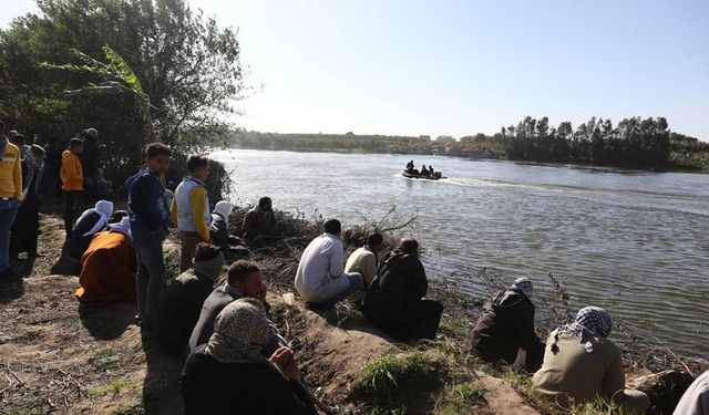 Mısır'da iki kişinin hayatını kaybettiği kazada kaybolanları arama çalışmaları devam ediyor