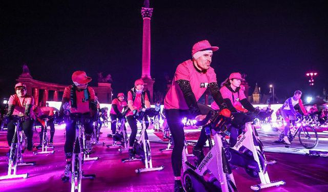 Macaristan'da Giro d'Italia 2022 bisiklet yarışı tanıtıldı