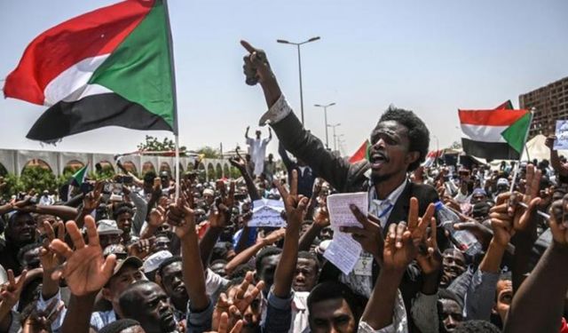 Sudanlı yetkililer kitlesel protestolar için soruşturma emri verdi