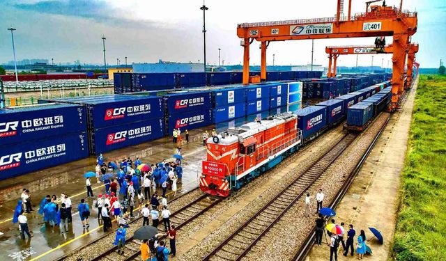 Çin'in Shaanxi Eyaleti, Hindistan'a demiryolu-deniz yük treni taşımacılığı başlattı