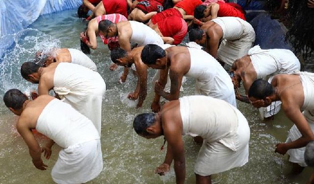 Nepal'de Madhav Narayan Festivali kutlandı