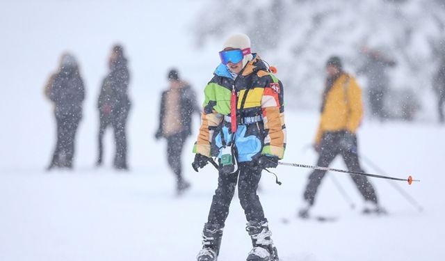 Olimpiyatlar'da görev yapan Çinli travma doktorları kayakta ustalık kazandı