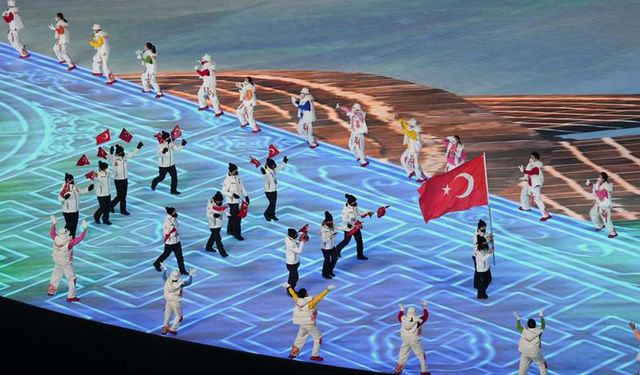 Türkiye delegasyonu Beijing 2022 Kış Olimpiyat Oyunları açılış töreninde