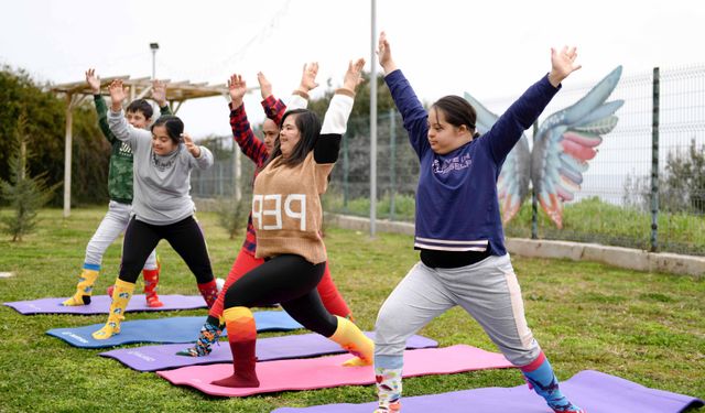 Down sendromlu çocuklara yoga kursu