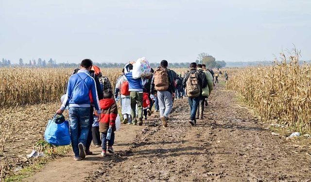 <strong>Afgan hükümeti: Yerinden edilmiş 250 binden fazla Afgan, memleketlerine geri döndü</strong>