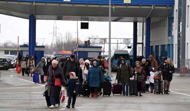 Ukrayna'dan kaçanlar Moldova sınırına ulaştı