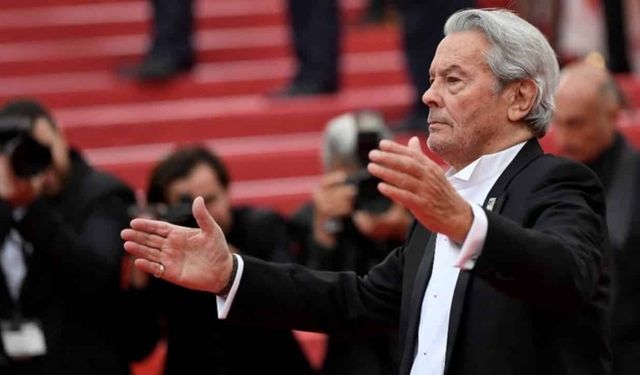 Efsane oyuncu Alain Delon hayranlarını şaşırttı: Ötanaziye karar verdi!