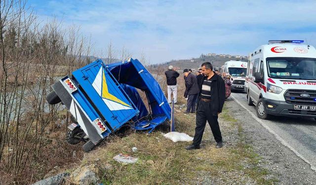 Alaplı’da tarım aracı devrildi: 6 yaralı