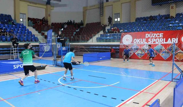 Badminton Türkiye birinciliği Düzce’de başladı