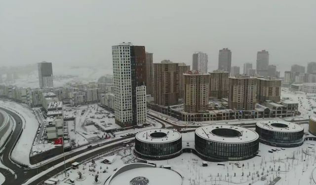 Başakşehir Millet Bahçesi beyaza büründü