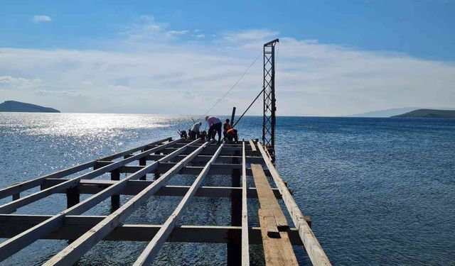 Bodrum Belediye Başkanı Aras kendi iskelesini yıktırdı