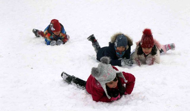 Çocuklar dersteyken tatil haberi geldi