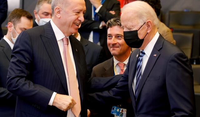 Cumhurbaşkanı Erdoğan, ABD Başkanı Biden ile Rusya-Ukrayna krizini görüştü