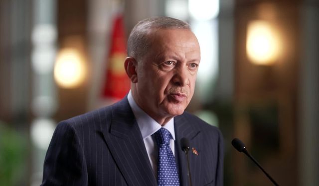 Erdoğan: 'Sağlık çalışanlarımızın sabit ek ödemeleri merkezi yönetim bütçesine alınıyor.'