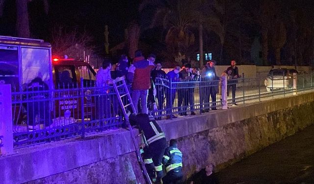 Fethiye’de su kanalına düşen 2 kadını itfaiye kurtardı