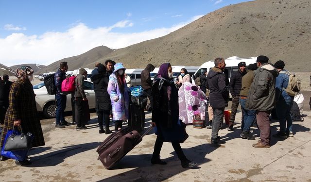 İranlı turistler Nevruz için Van’a akın etmeye başladı